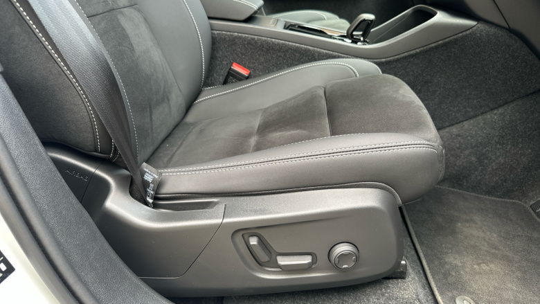 Volvo EX40 185kW Extended Range Plus 78kWh 5dr Auto Electric Estate